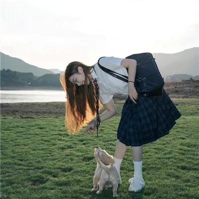 某处,某人